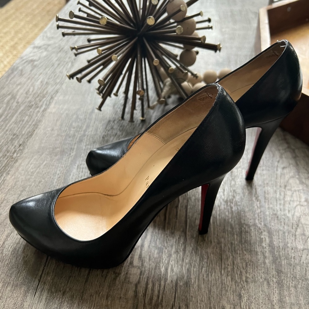 CHRISTIAN LOUBOUTIN Calfskin Pumps 38.5 Black